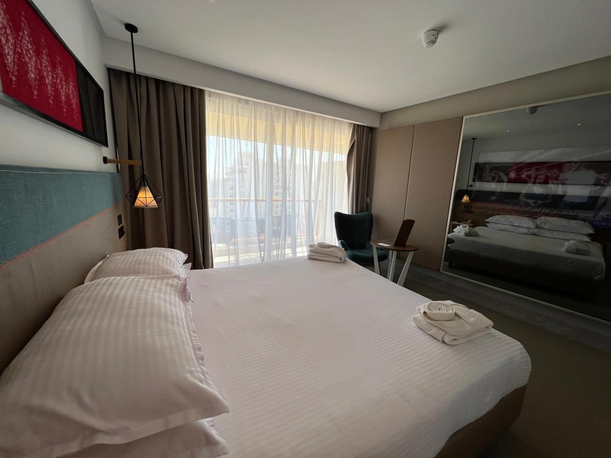 Sousse Pearl Marriott Resort & Spa Exterior foto A room at the hotel